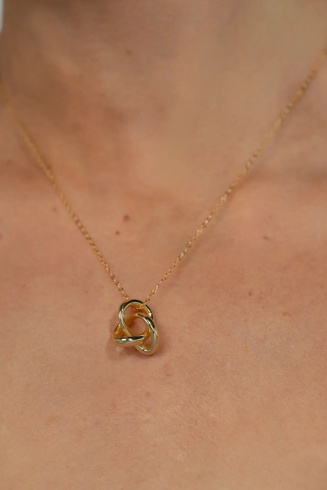 Infinity Knot Pendant Necklace | Gold