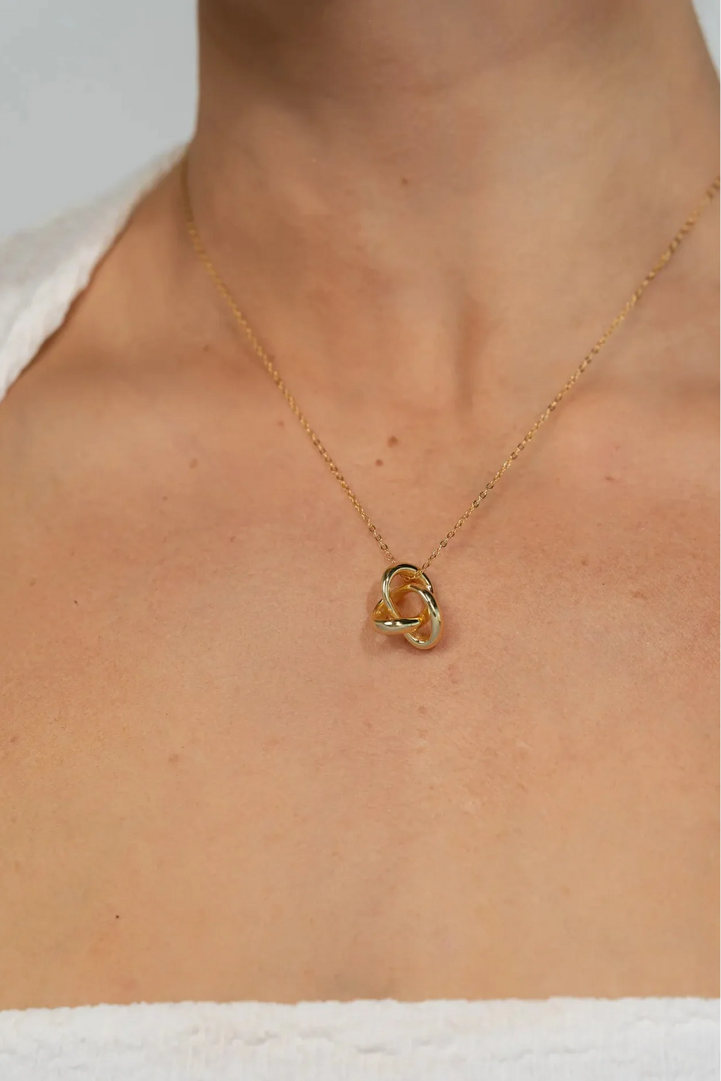 Infinity Knot Pendant Necklace | Gold